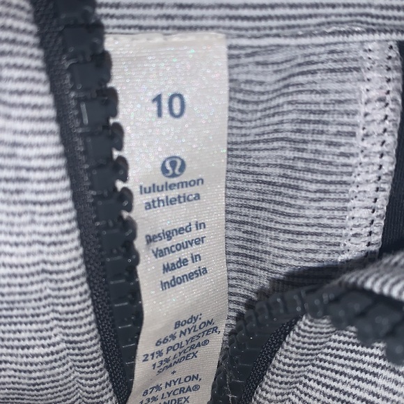 Lululemon jacket in size ten for $24 - Picture 2 of 4